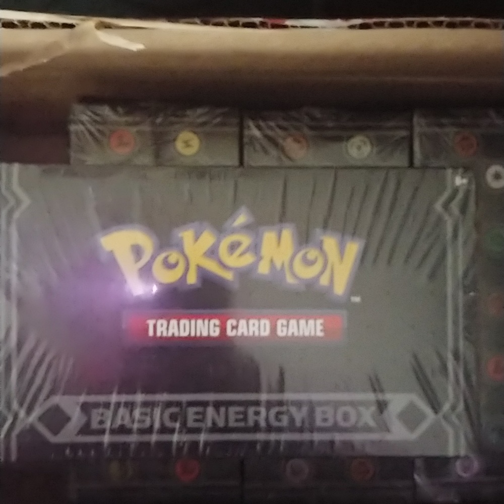 🆕 Pokemon Basic Energy Box